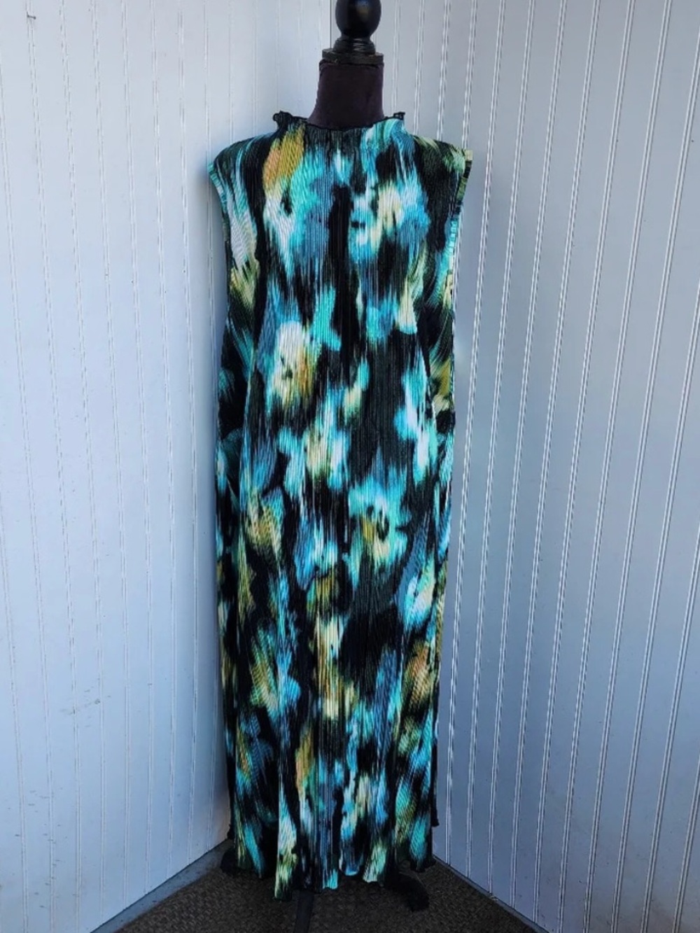 Future Collective Women’s Plus Sleeveless Dress